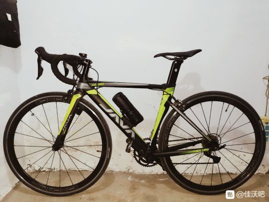 出佳沃java鱼雷2公路车.