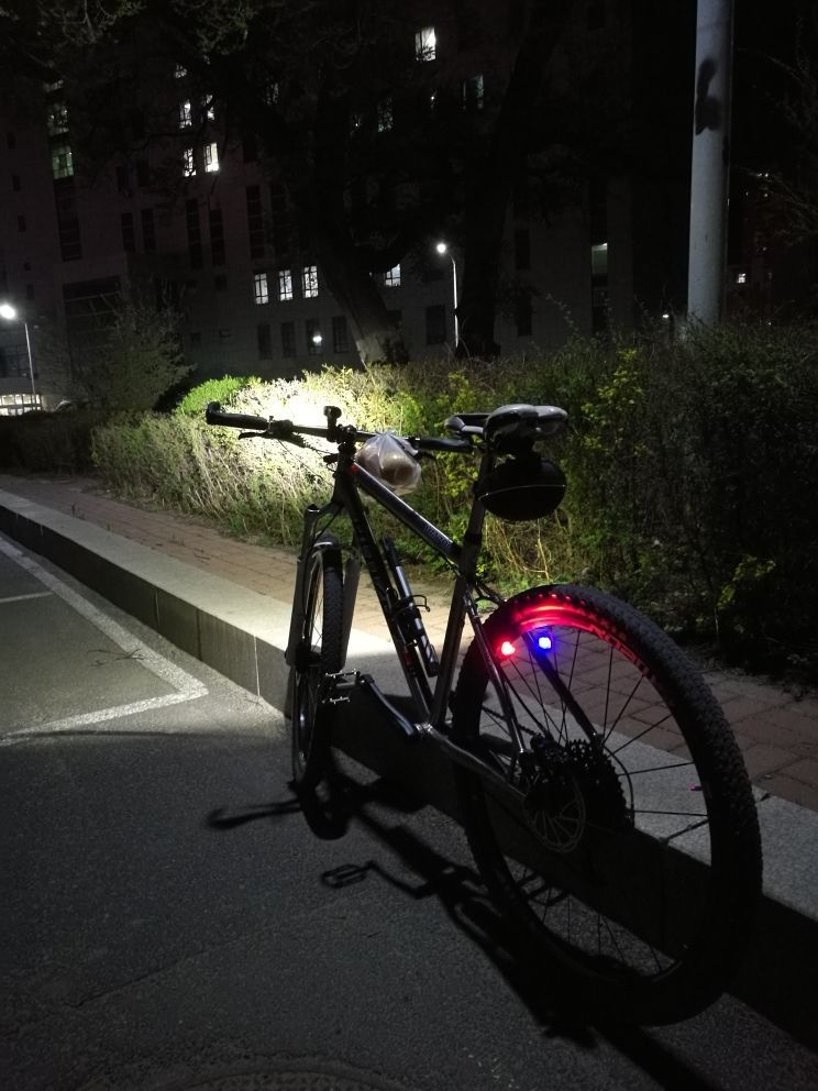 公路车,千万别夜骑