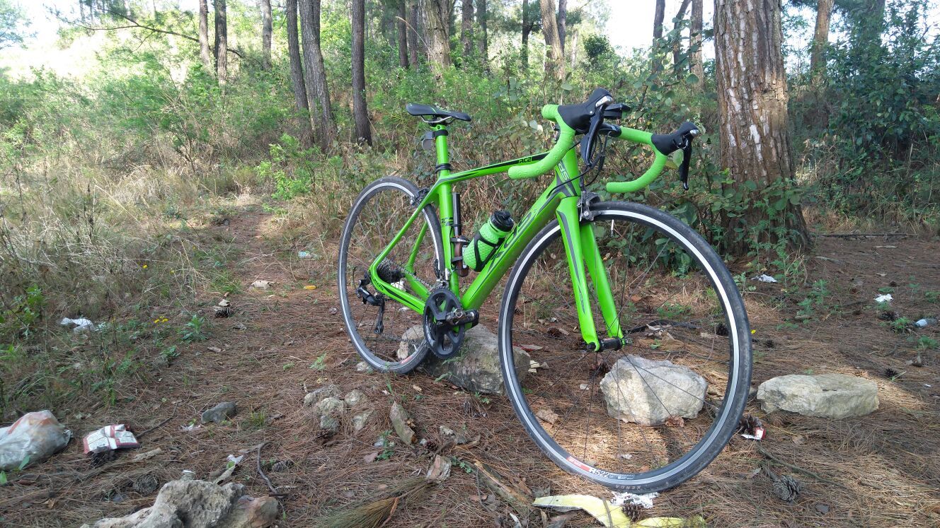 9成新无磕碰无改装喜德盛rc2,48码,4500喜欢欢迎来聊.